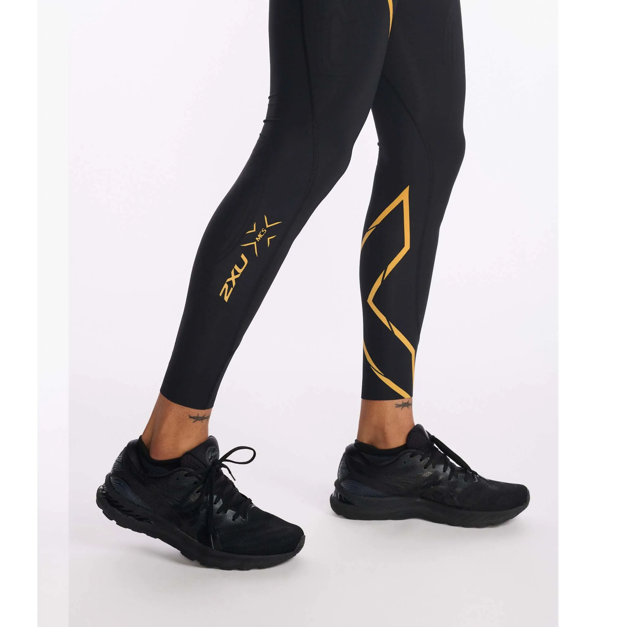 2XU | Men's Light Speed Compression Tight - Black