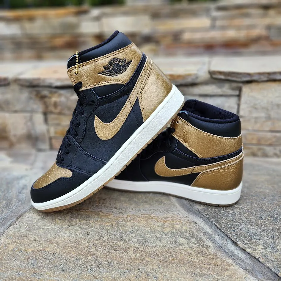 Air Jordan 1 Retro High OG "Black and Gold"