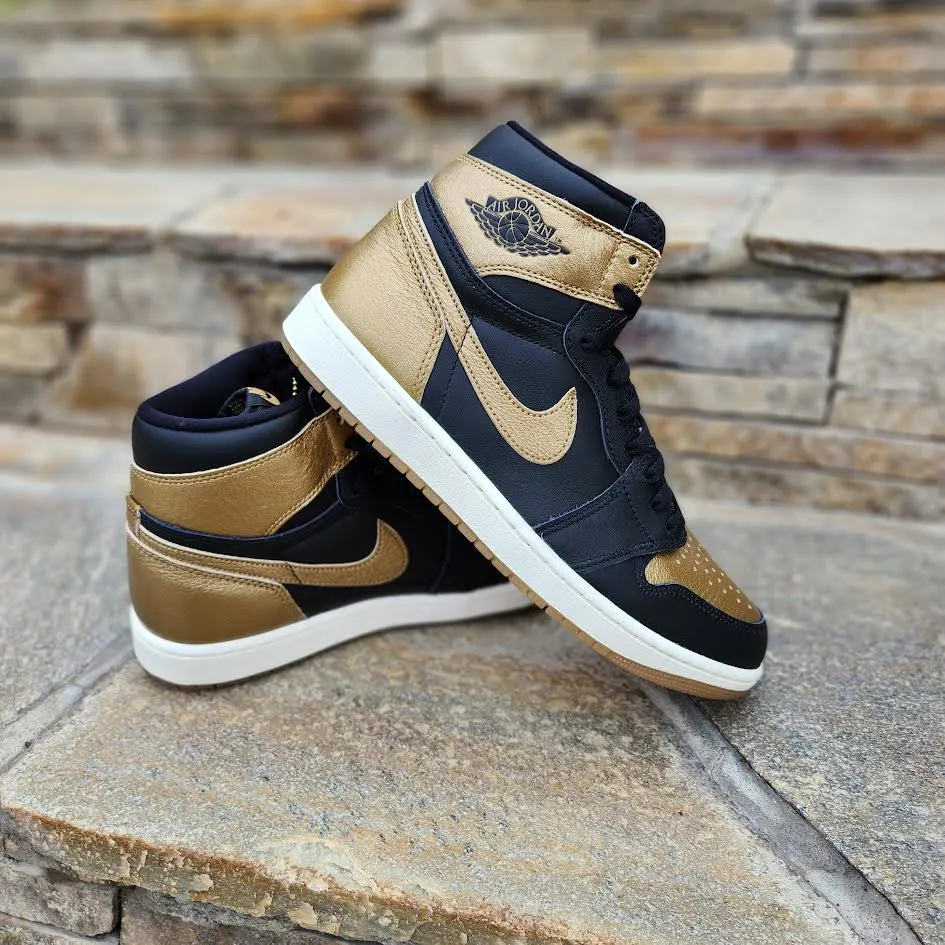 Air Jordan 1 Retro High OG "Black and Gold"