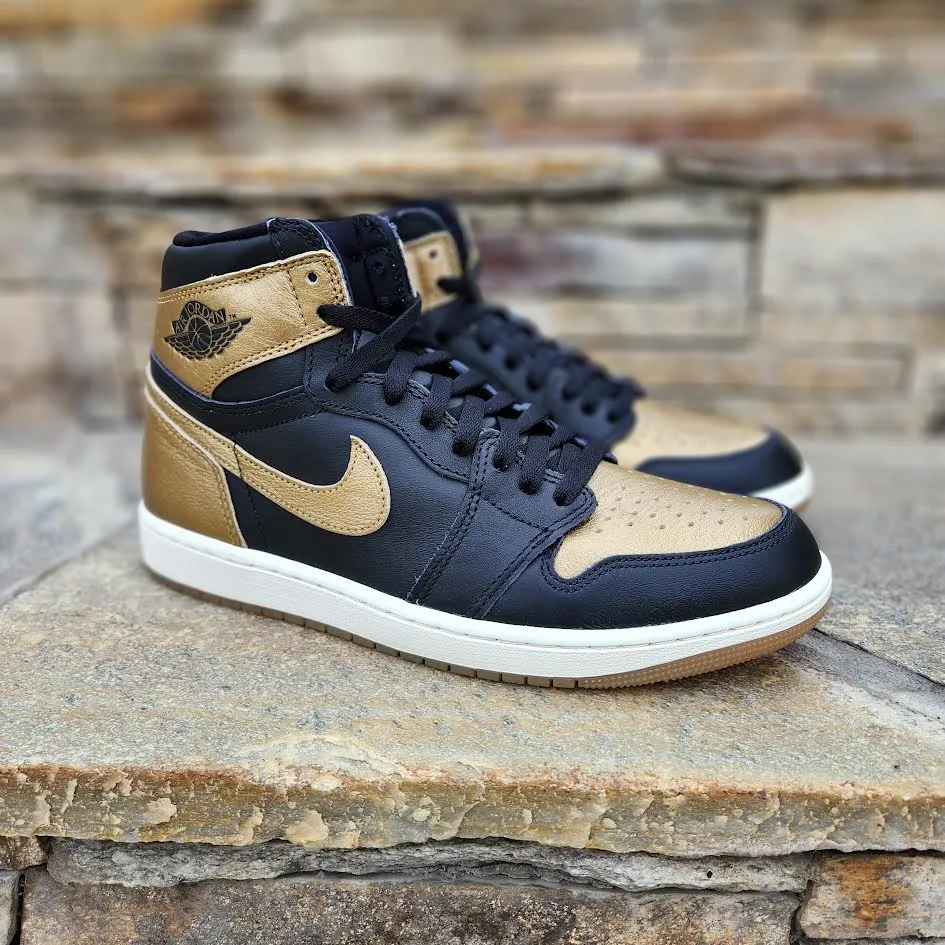 Air Jordan 1 Retro High OG "Black and Gold"