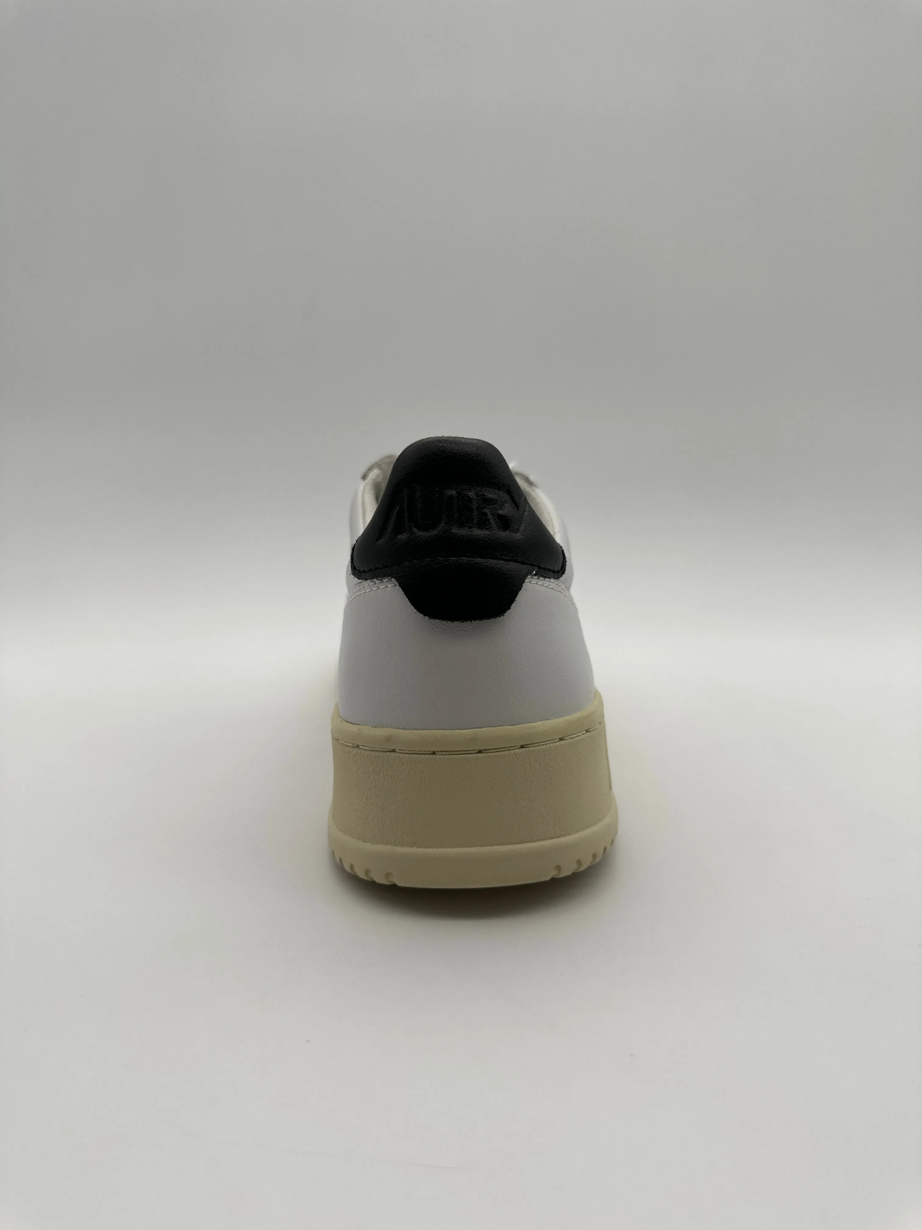 Autry 01 Low Sneakers