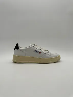 Autry 01 Low Sneakers