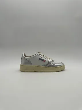 Autry 01 Low Sneakers