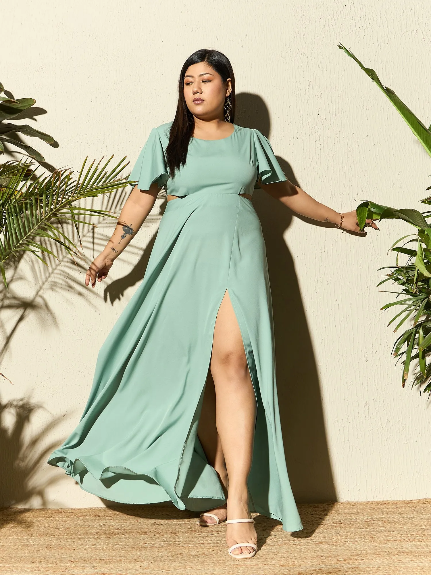 Berrylush Curve Women Green Solid Round Neck Short Sleeves Maxi Dress