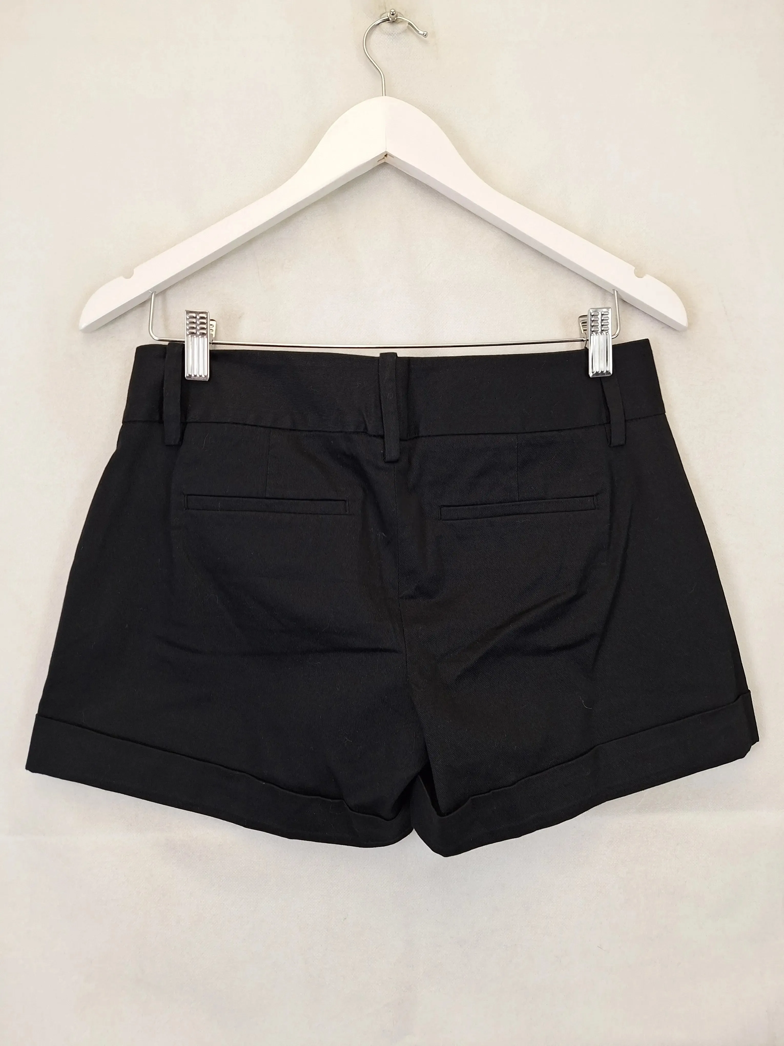 Calvin Klein Classy Tailored Cuffed Shorts Size 6