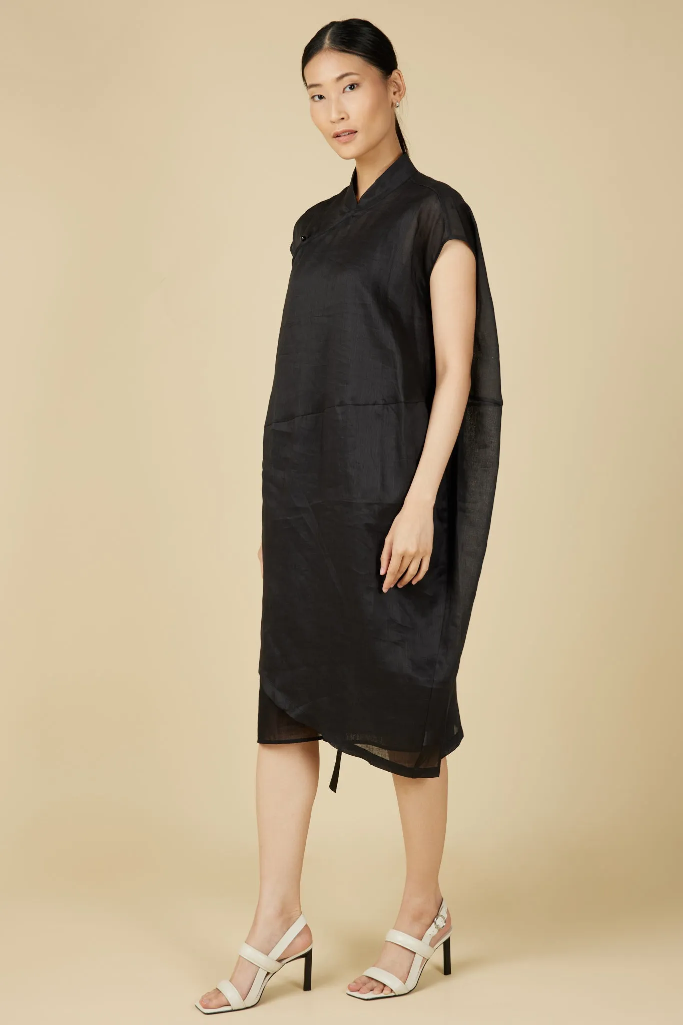 Cheongsam Cocoon Dress in Black