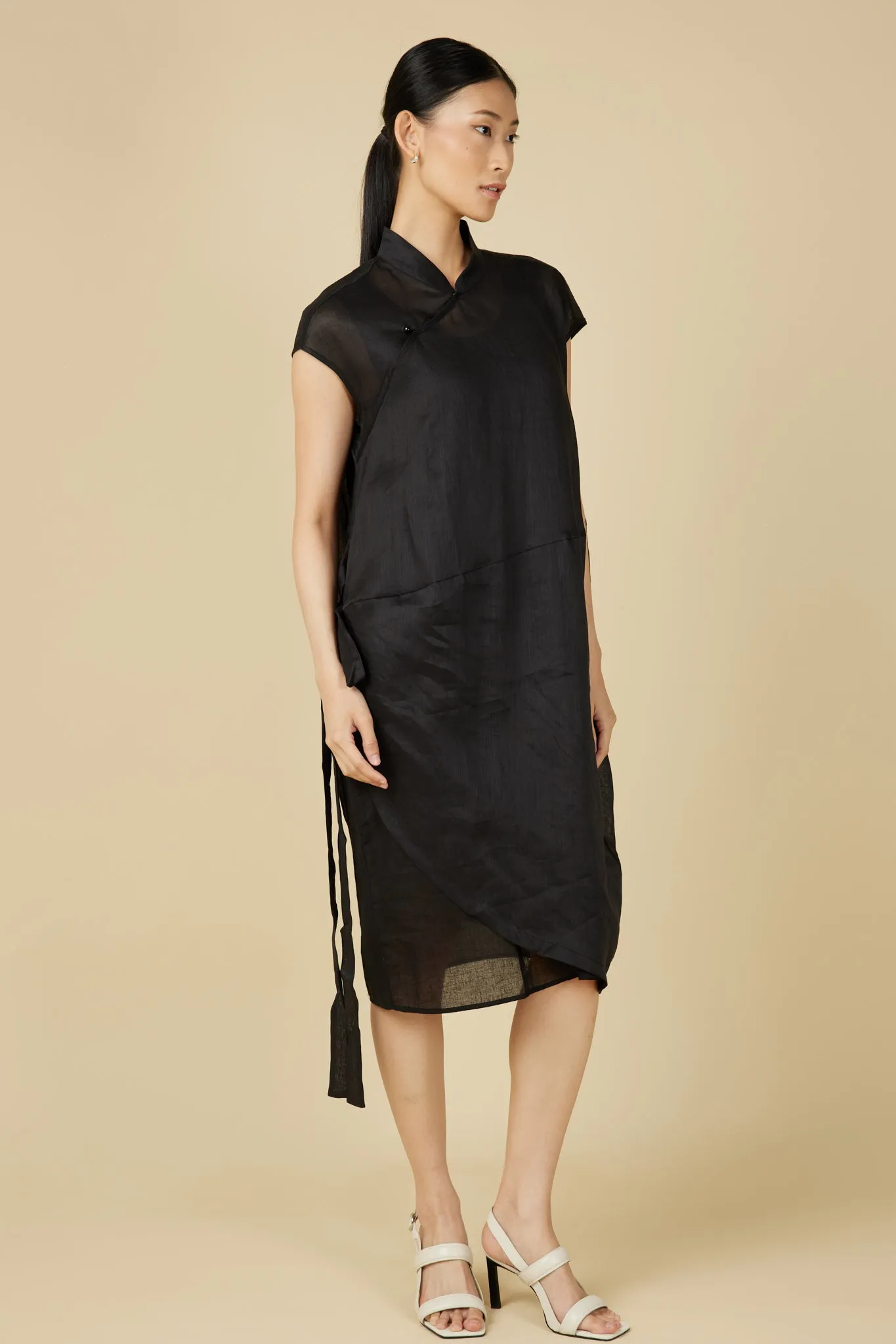 Cheongsam Cocoon Dress in Black