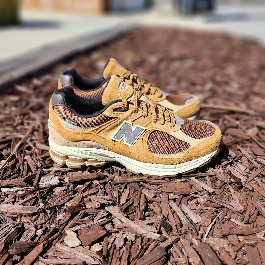 NEW BALANCE CLASSICS 2002RX BROWN BEIGE