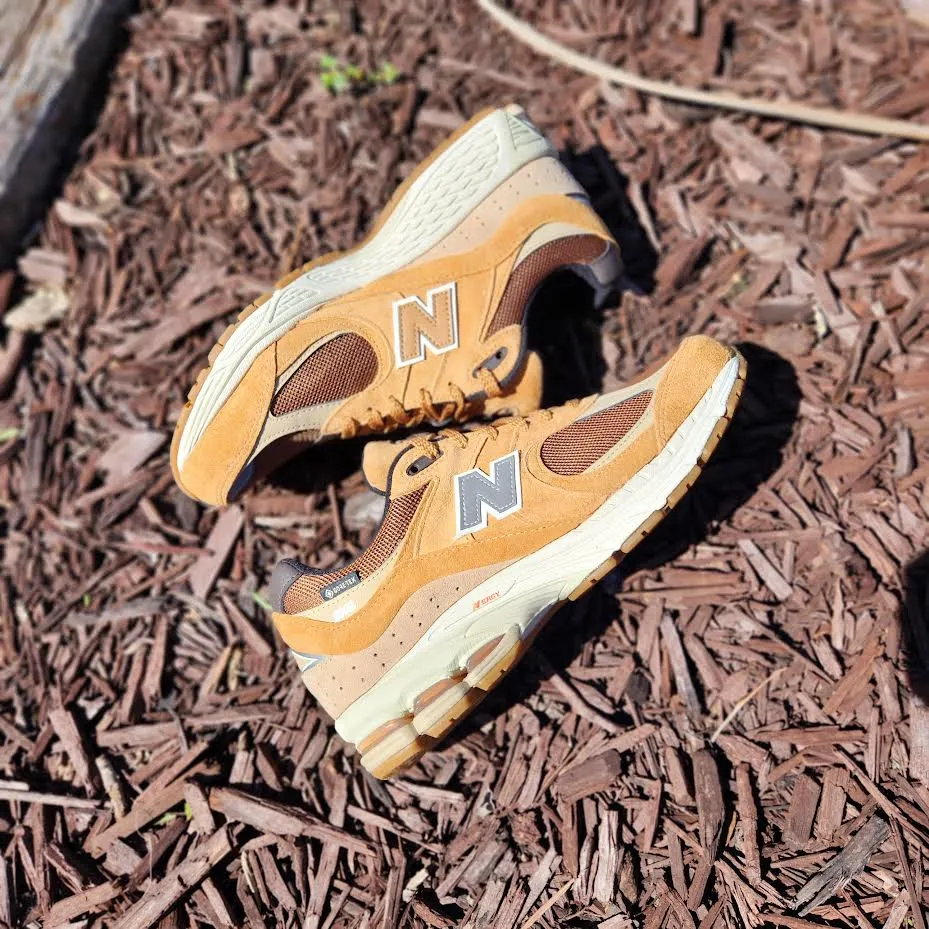 NEW BALANCE CLASSICS 2002RX BROWN BEIGE