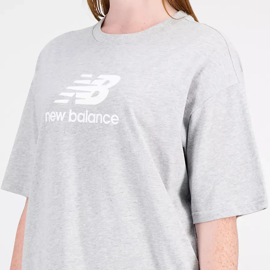 NEW BALANCE ESSENTIALS STACKED LOGO OVERSIZED SHORT SLEEVE T-SHIRT